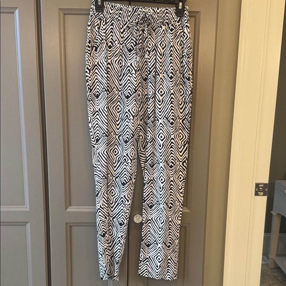 Black & White Geometric Drawstring Joggers
